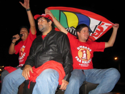 Corumbá, Alex e o presidente eleito Luciano, comemorando a vitória