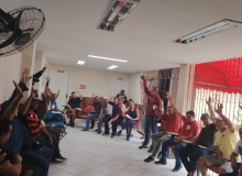 Assembleia da construção pesada decreta estado de greve no Espírito Santo
